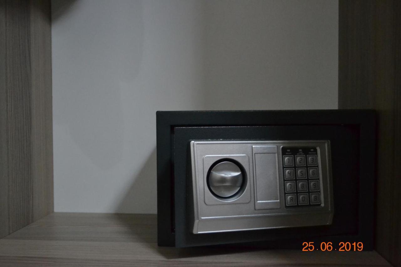 George Hotel Tbilisi Bagian luar foto