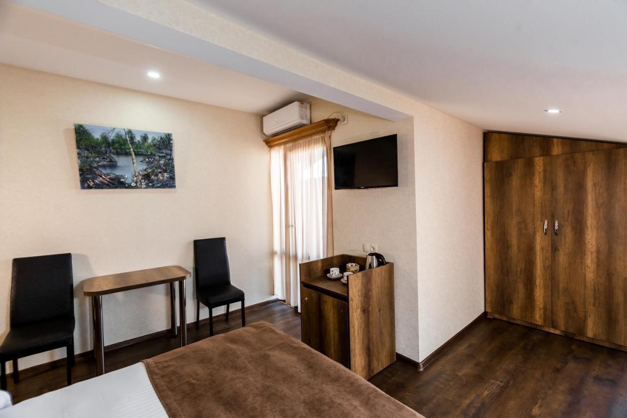 George Hotel Tbilisi Bagian luar foto