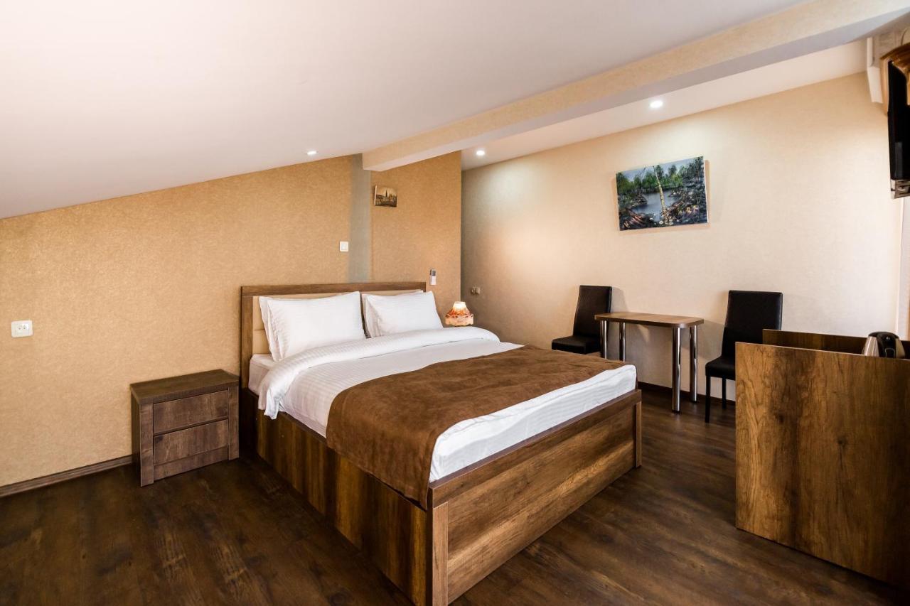 George Hotel Tbilisi Bagian luar foto