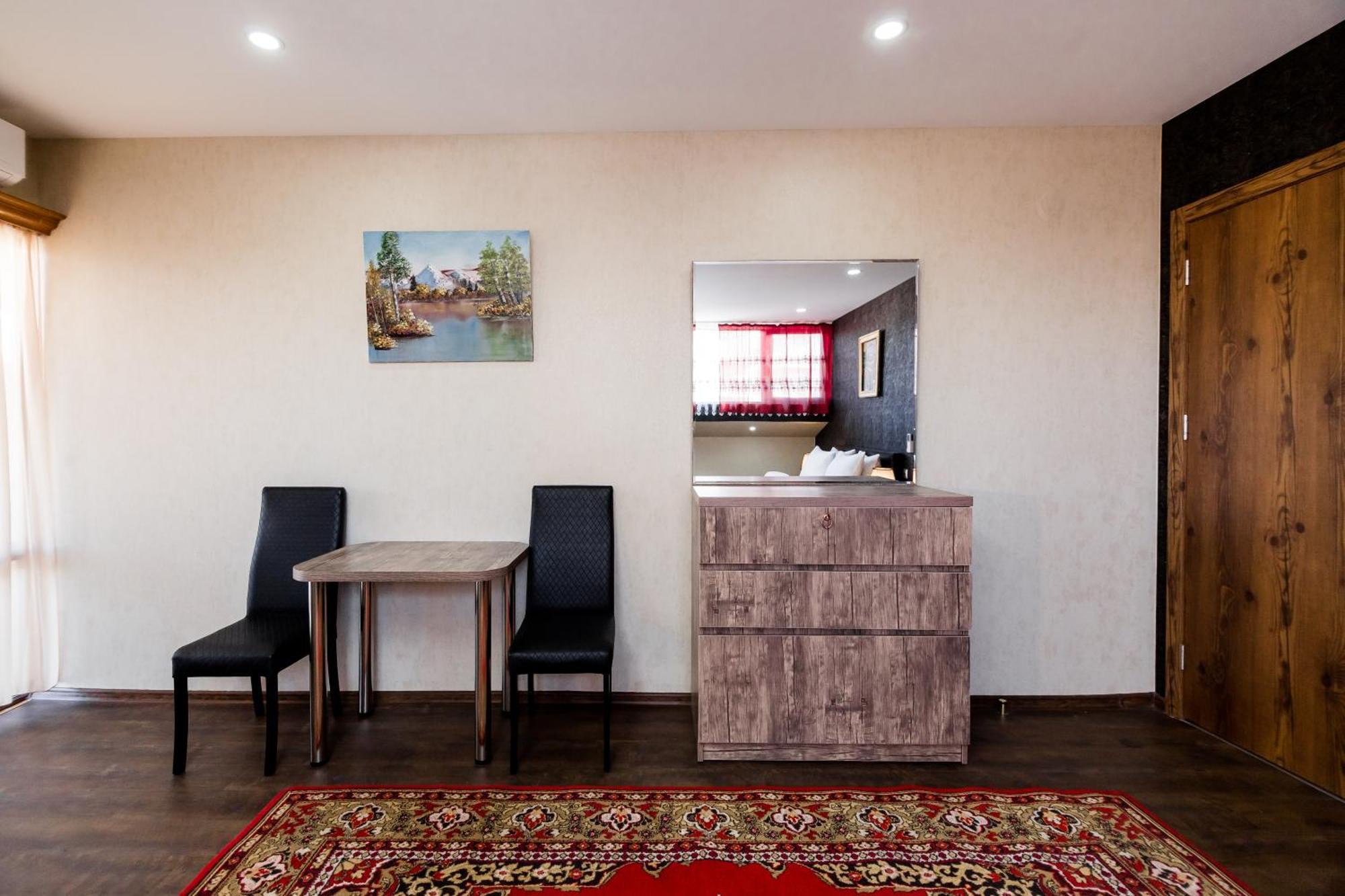 George Hotel Tbilisi Bagian luar foto