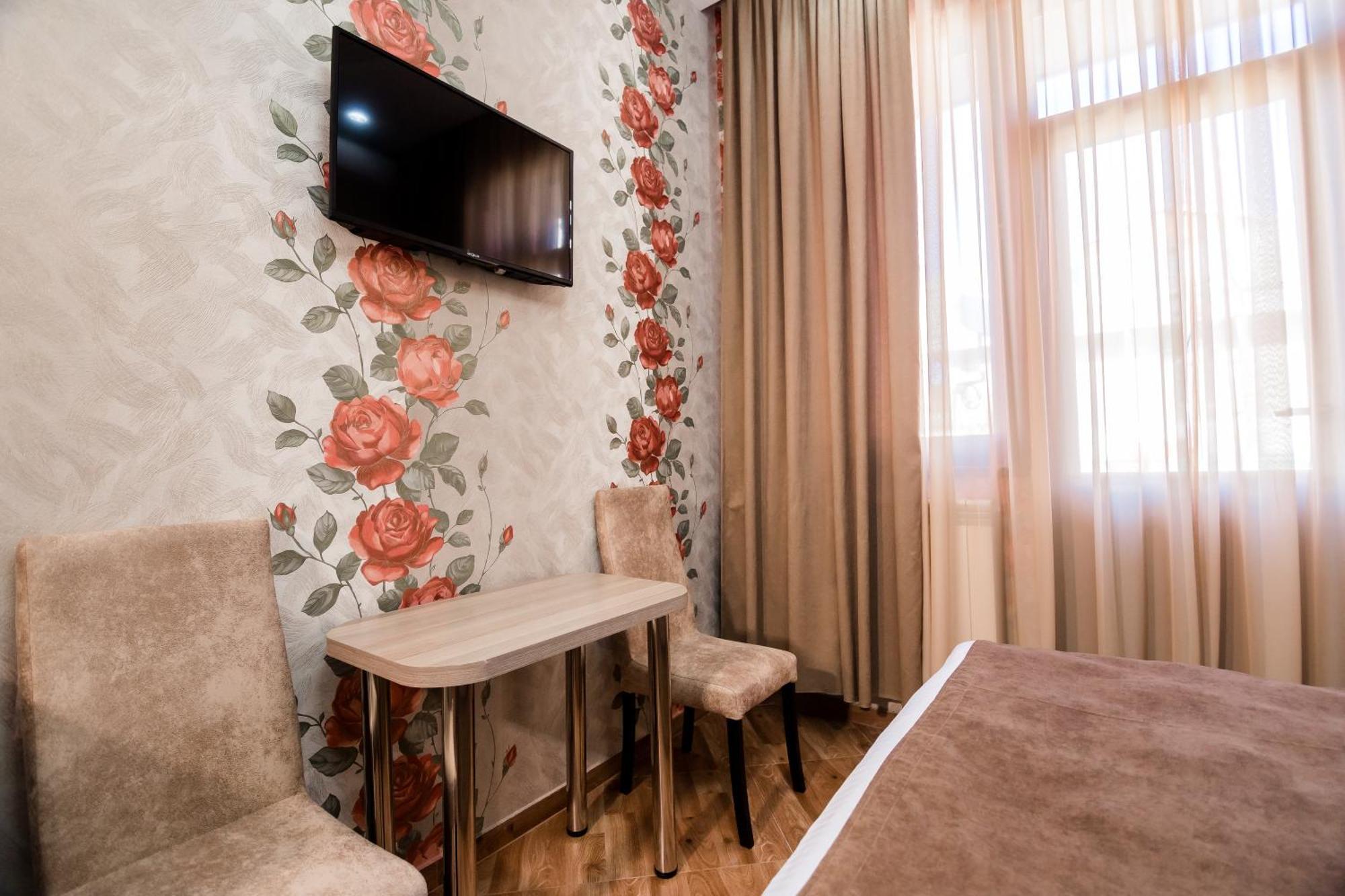 George Hotel Tbilisi Bagian luar foto