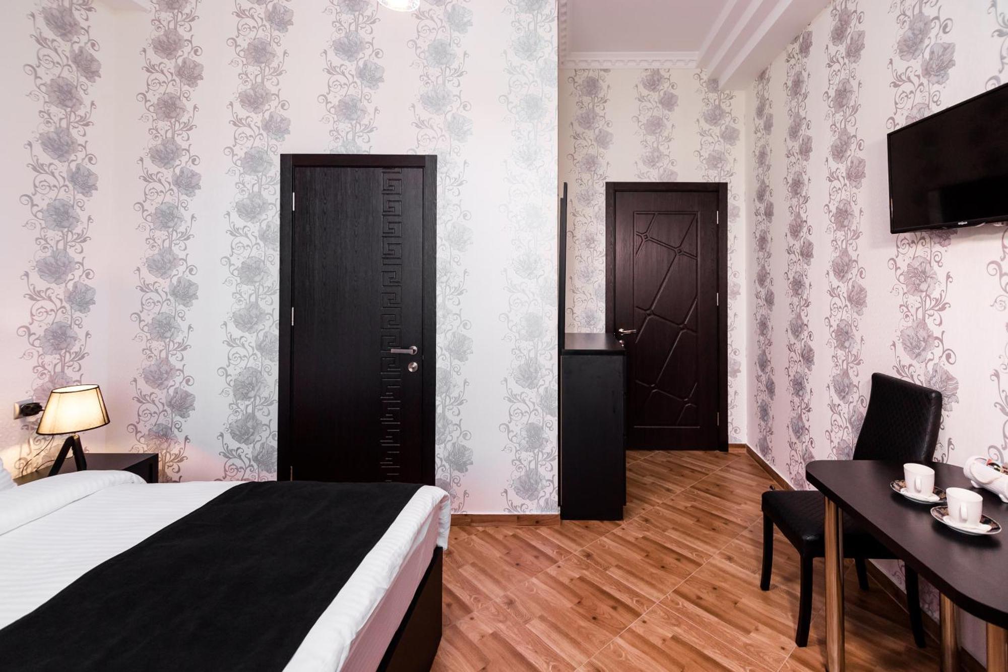 George Hotel Tbilisi Bagian luar foto