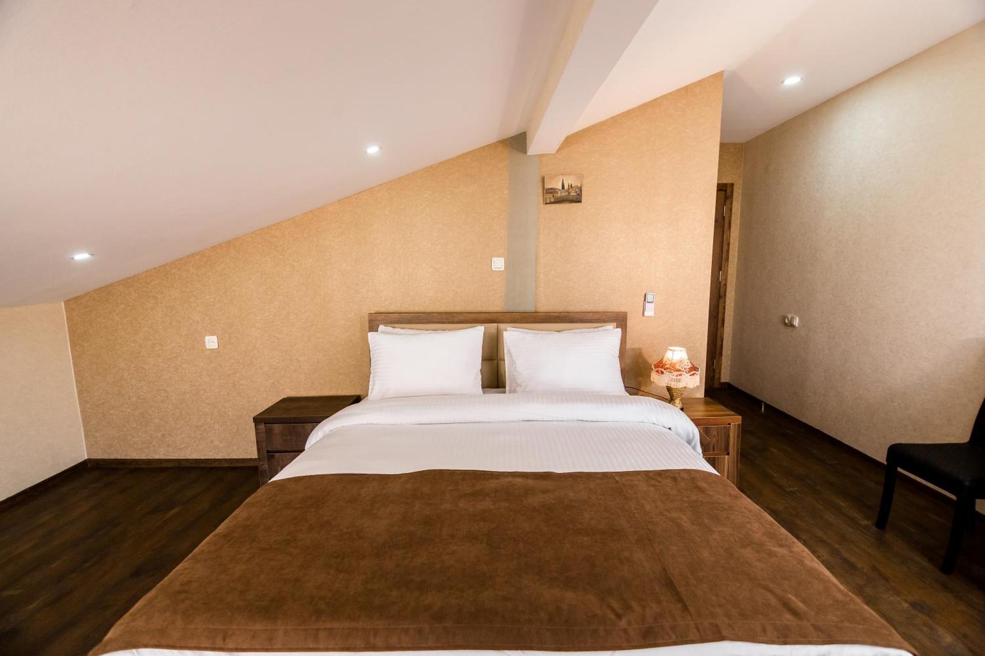 George Hotel Tbilisi Bagian luar foto